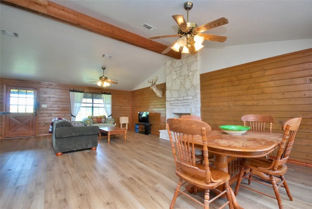2725 Old Lehmann Road Kingsbury, TX 78638